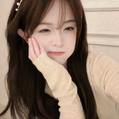 死对头破产后被我包养了